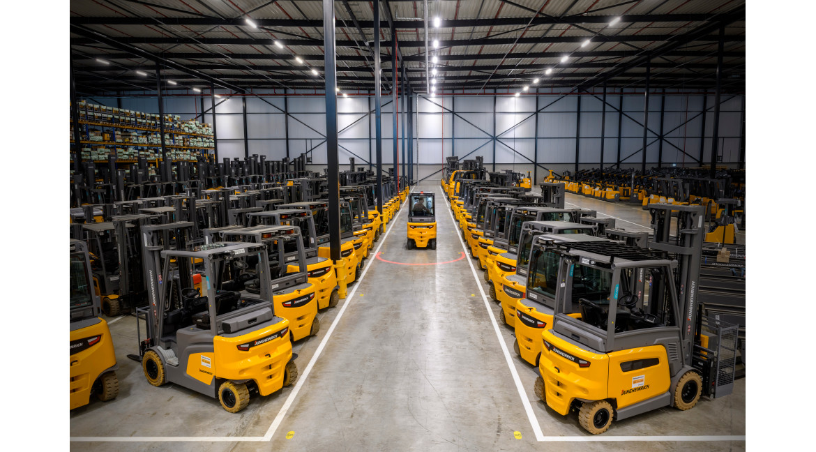 Περονοφόρα μηχανήματα αντιβάρου: Πώς θα εκτοξεύσουν την αποθήκη σας σε χρόνο dt 